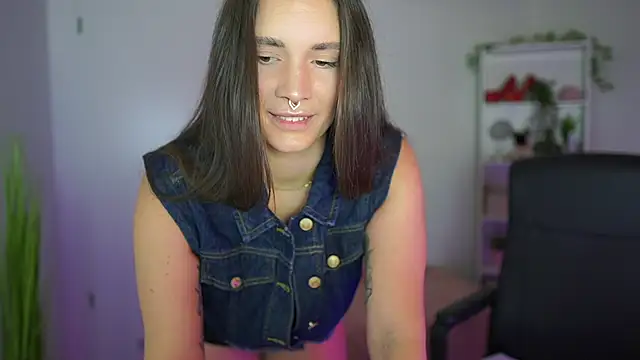 Snapshot of gina__cali chatting on October 31, 2025, 8:59 am gina  cali online show from October 31, 2025, 8:59 am