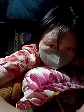 yoyo-mi online show from November 10, 2025, 1:15 am