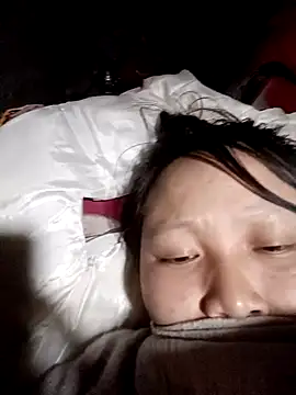 yoyo-mi online show from December 5, 2025, 1:20 pm