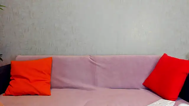 RebbeccaRay online show from November 5, 2025, 8:20 pm