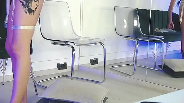 RebbeccaRay online show from December 15, 2025, 8:02 pm