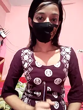 Green LaDY66 online show from April 9, 2026, 12:32 pm