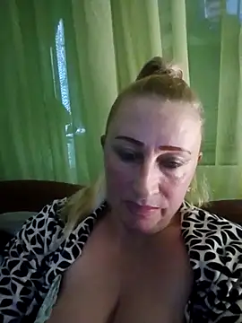 Esenia505 online show from November 4, 2025, 12:15 pm