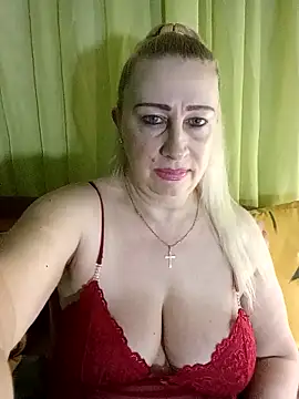 Snapshot of Esenia505 chatting on March 31, 2026, 4:02 am Esenia505 online show from March 31, 2026, 4:02 am