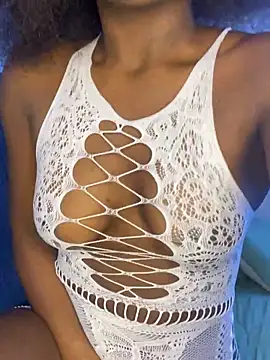 Snapshot of milarain chatting on November 16, 2025, 6:02 pm milarain online show from November 16, 2025, 6:02 pm