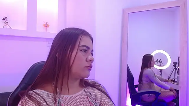 Snapshot of barbara_as chatting on November 1, 2025, 2:41 pm barbara as online show from November 1, 2025, 2:41 pm