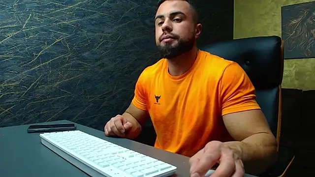 HayesWood online show from November 8, 2025, 5:40 am