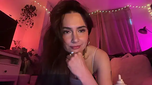 SpicyLunaaa online show from May 9, 2026, 1:27 pm