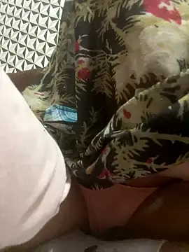 Snapshot of Heena_Sharma982 chatting on January 10, 2026, 6:37 am Heena Sharma982 online show from January 10, 2026, 6:37 am