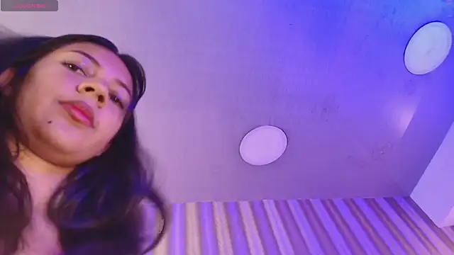 Snapshot of KamyGlam chatting on January 17, 2026, 8:23 pm KamyGlam online show from January 17, 2026, 8:23 pm