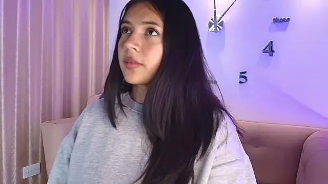 Snapshot of KamyGlam chatting on February 6, 2026, 8:01 pm KamyGlam online show from February 6, 2026, 8:01 pm