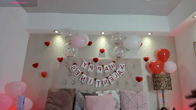 Snapshot of KamyGlam chatting on February 14, 2026, 8:05 pm KamyGlam online show from February 14, 2026, 8:05 pm