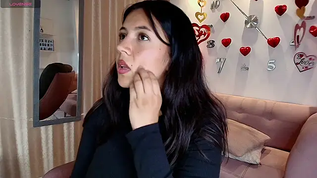 Snapshot of KamyGlam chatting on February 20, 2026, 8:09 pm KamyGlam online show from February 20, 2026, 8:09 pm