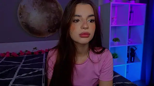 Snapshot of LauraHansil chatting on March 24, 2026, 7:08 pm LauraHansil online show from March 24, 2026, 7:08 pm