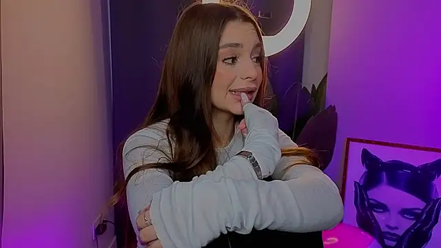 Snapshot of LauraHansil chatting on April 7, 2026, 7:14 pm LauraHansil online show from April 7, 2026, 7:14 pm