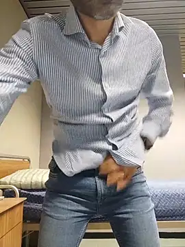 panco pillo online show from December 2, 2025, 8:37 pm