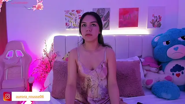 aurora rousse online show from April 7, 2026, 2:01 am