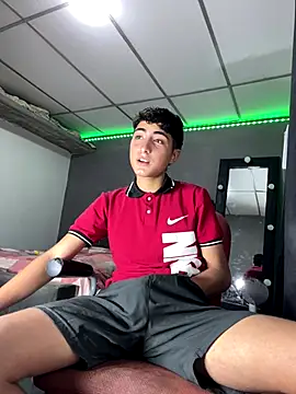 Snapshot of MathieuAGT chatting on November 1, 2025, 11:51 pm MathieuAGT online show from November 1, 2025, 11:51 pm