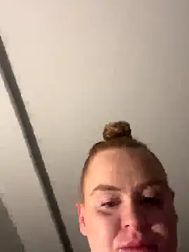 Donnatellalaamore online show from October 29, 2025, 3:31 am