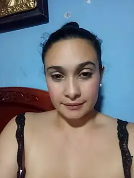 Snapshot of Isa-Giraldo chatting on November 19, 2025, 2:00 am Isa-Giraldo online show from November 19, 2025, 2:00 am