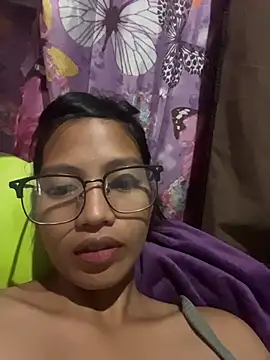 hottiebabe23 online show from November 15, 2025, 4:43 am