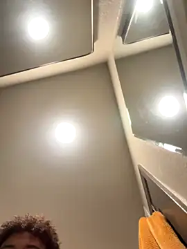 Snapshot of Bornmaccin223 chatting on October 29, 2025, 7:32 am Bornmaccin223 online show from October 29, 2025, 7:32 am