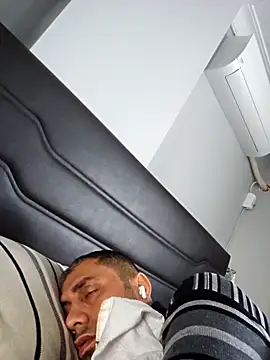 Snapshot of erdal7 chatting on October 29, 2025, 7:32 am erdal7 online show from October 29, 2025, 7:32 am