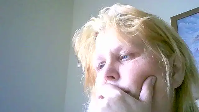 Sylviastar46 online show from November 18, 2025, 9:47 am