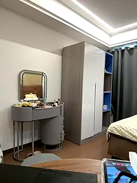 xiaojingzi66 online show from November 14, 2025, 6:23 am