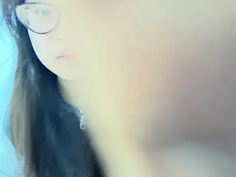 xiaojingzi66 online show from December 3, 2025, 12:14 pm