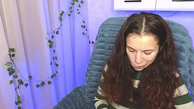 Snapshot of Ulyanix chatting on November 21, 2025, 4:44 am Ulyanix online show from November 21, 2025, 4:44 am