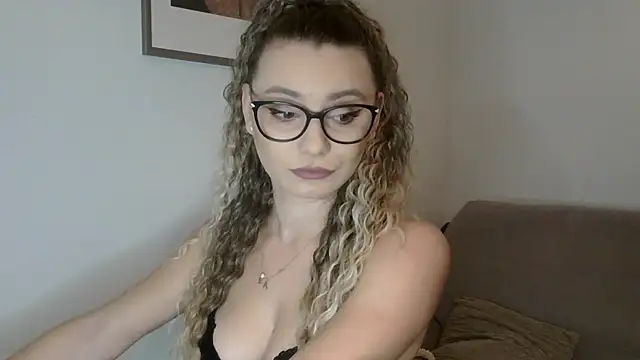 AlessiaCreed online show from October 29, 2025, 9:49 pm