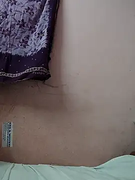 pujapujarrrr online show from November 2, 2025, 8:22 pm