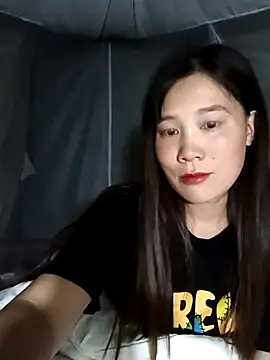 Snapshot of -Lana-123 chatting on October 31, 2025, 9:49 pm -Lana-123 online show from October 31, 2025, 9:49 pm