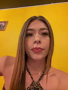Snapshot of EmmilyClark chatting on April 5, 2026, 10:01 am EmmilyClark online show from April 5, 2026, 10:01 am