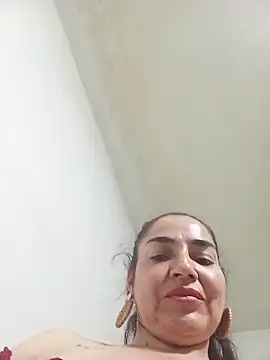 Snapshot of MaryRoze_ chatting on April 19, 2026, 1:16 am MaryRoze online show from April 19, 2026, 1:16 am