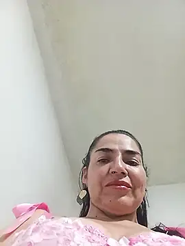 Snapshot of MaryRoze_ chatting on April 26, 2026, 1:14 am MaryRoze online show from April 26, 2026, 1:14 am