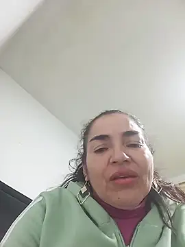 Snapshot of MaryRoze_ chatting on April 29, 2026, 1:10 am MaryRoze online show from April 29, 2026, 1:10 am