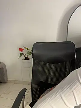 Raven DeVille online show from January 17, 2026, 3:44 am