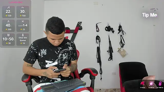 Steven19 LatinBoy online show from November 14, 2025, 11:31 am