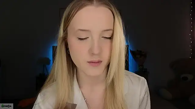 Snapshot of adele_armass chatting on February 19, 2026, 9:33 pm adele armass online show from February 19, 2026, 9:33 pm