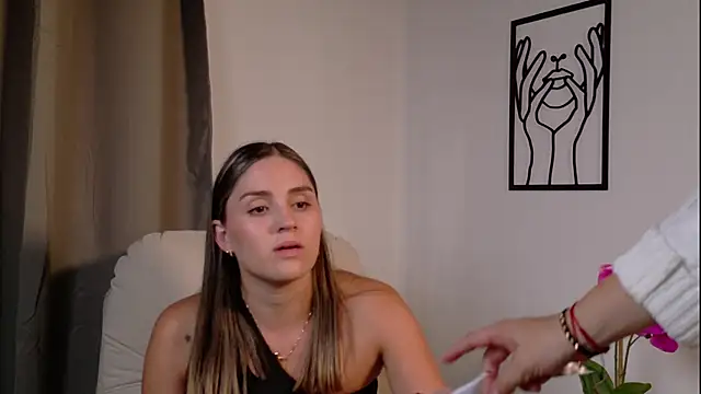 VictoriaNova  online show from February 9, 2026, 8:57 pm