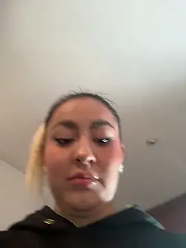 Elina Hills online show from April 9, 2026, 5:07 pm