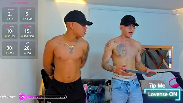 Snapshot of Hot_Guysxxx19 chatting on October 31, 2025, 2:34 am Hot Guysxxx19 online show from October 31, 2025, 2:34 am