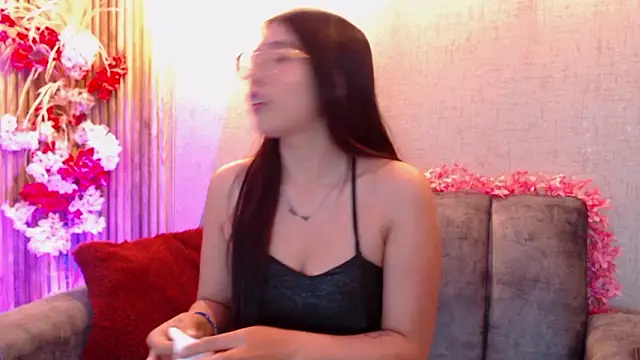 Snapshot of Valk_submissive chatting on February 12, 2026, 4:40 am Valk submissive online show from February 12, 2026, 4:40 am
