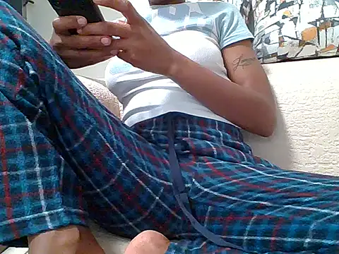 Snapshot of Petite_baby5 chatting on May 20, 2026, 7:20 pm Petite baby5 online show from May 20, 2026, 7:20 pm
