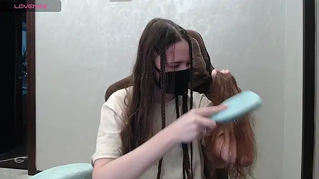 ZlatoslavaLo online show from December 4, 2025, 9:40 am