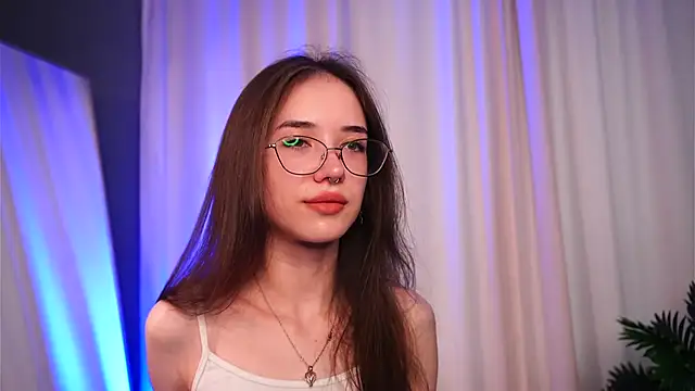 tinyanie online show from November 12, 2025, 5:30 am