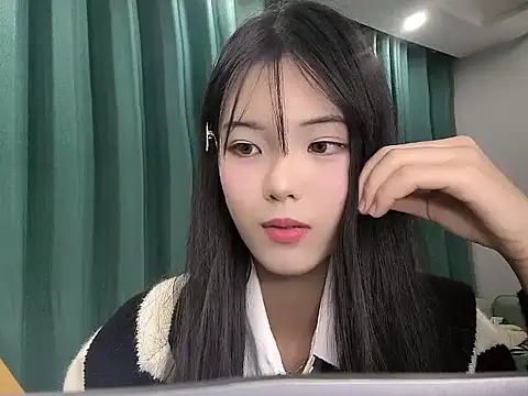 Snapshot of Angela-172 chatting on November 3, 2025, 12:06 pm Angela-172 online show from November 3, 2025, 12:06 pm