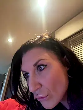 Snapshot of Holyplastic chatting on November 15, 2025, 1:36 am Holyplastic online show from November 15, 2025, 1:36 am